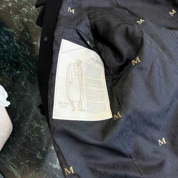 Max Mara refined double-breasted woolcoat. Belted waist. Brand new. - Picture 6 of 12